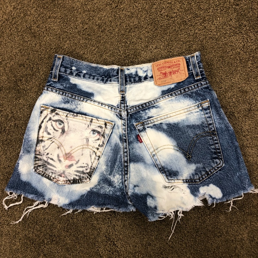 Acid Wash White Tiger Jean Shorts